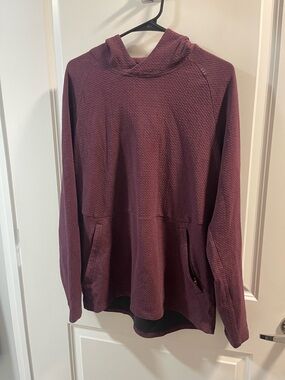 Lululemon Flawed athletica Quilted Hooded Pullover in Plum Have One Damage